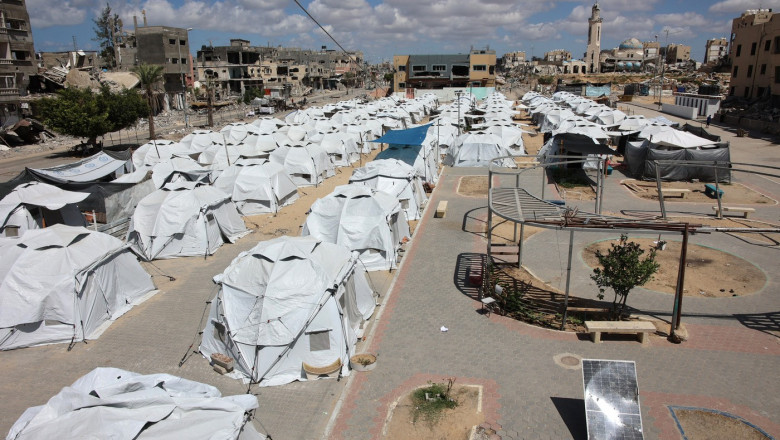 Israelul vrea sa ii asedieze pe militantii Hamas din nordul Gazei, unde stau 300.000 de civili. „Se vor preda sau vor muri de foame” Imagine