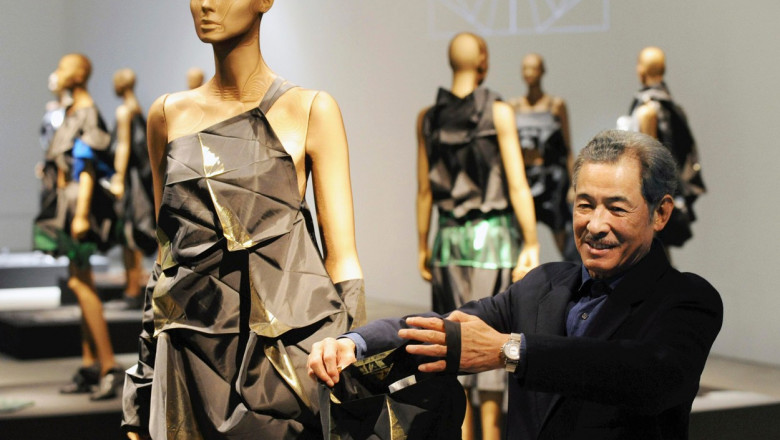 Issey Miyake, creatorul de moda care a lansat celebrul pulover purtat de Steve Jobs, a murit la 84 de ani Imagine