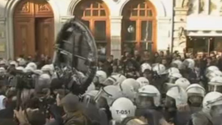 Istanbul. Sute de kurzi s-au luat la bataie cu fortele de ordine Imagine