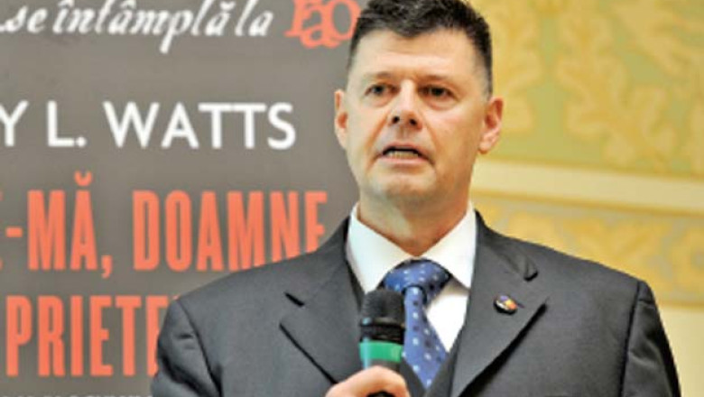 Istoricul american Larry Watts isi prezinta cartile despre Romania, la Iasi Imagine