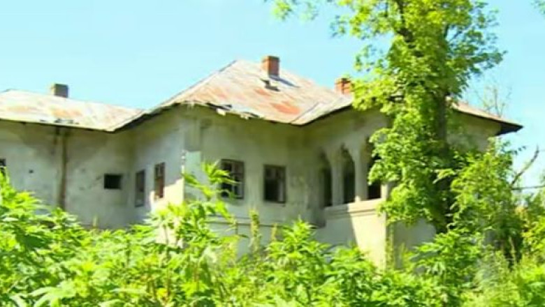 Istorie in ruina. Conacul in care s-a filmat „Tanase Scatiu” este in paragina Imagine