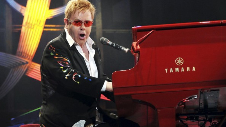 ITALIA. Concert Elton John finantat din bani europeni. Organizatorii trebuie sa restituie 720.000 de euro Imagine