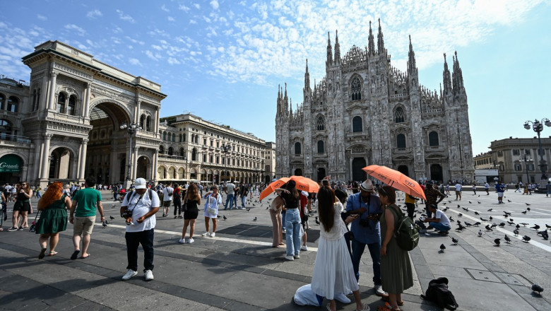 Italia se topeste din cauza anticiclonului „Nero”. Multe orase sunt sub cod rosu de canicula. Turistii sunt sfatuiti sa nu iasa afara Imagine