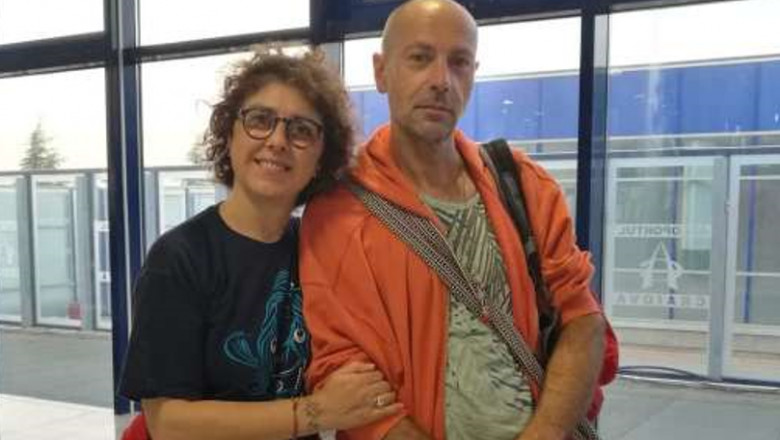 Italienii care au aterizat la Craiova in loc de Cracovia spun ca vacanta lor „merge bine”. „Am avut noroc, descoperim o tara frumoasa” Imagine