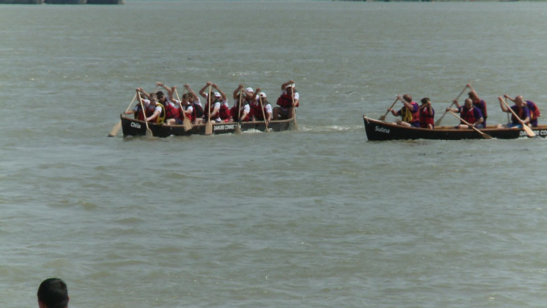 Ivan Patzaichin cauta campioni la vaslit. La concursul de pe Dunare au participat 55 de concurenti Imagine