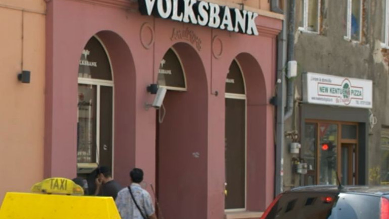 Jaf armat la o banca din Slobozia Imagine