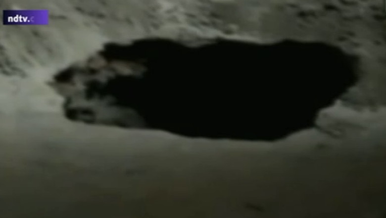 Jaf ca la Bollywood, in India. Hotii au sapat un tunel de 40 de metri si au golit 77 de seifuri Imagine