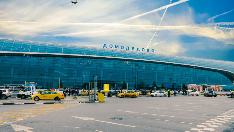 Jaf ca-n filme pe aeroportul din Moscova. Barbati inarmati cu mitraliere au furat 4 milioane de dolari Imagine