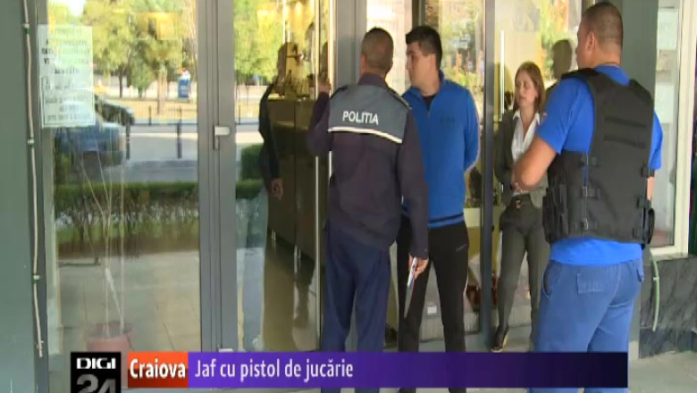 Jaf cu un pistol de jucarie la un magazin de bijuterii din Craiova. Autorul a fost prins de un politist aflat in timpul liber Imagine
