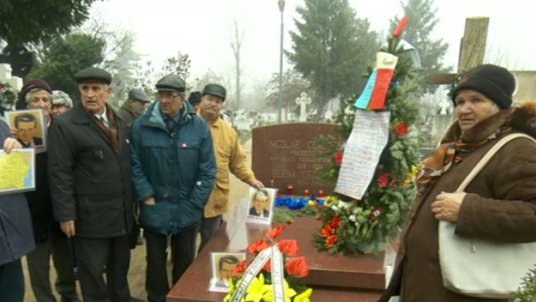 Jale la mormantul lui Nicolae Ceausescu Imagine