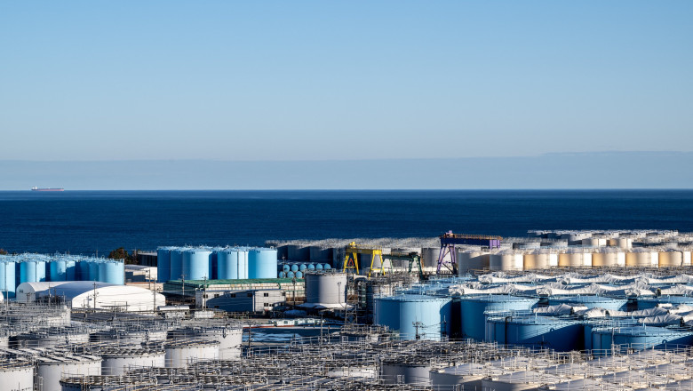 Japonia a inceput sa elibereze in Pacific apa de la centrala nucleara avariata Fukushima. Operatiunea va dura decenii Imagine