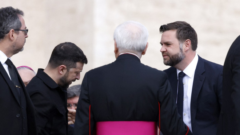 JD Vance se intalneste la Roma cu Volodimir Zelenski. Este prima intrevedere dupa cearta din Biroul Oval, in februarie Imagine