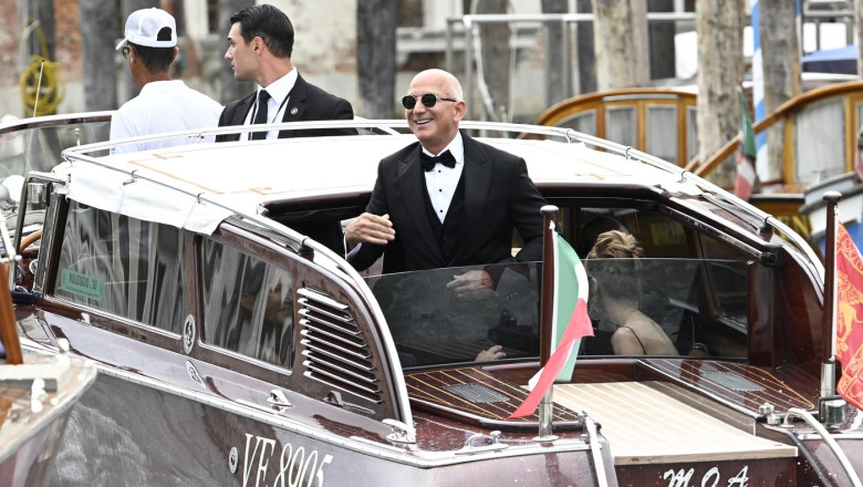 Jeff Bezos s-a casatorit cu Lauren Sanchez. Imagini spectaculoase de la nunta anului: „E o abatere de la ceea ce se asteapta oamenii” Imagine