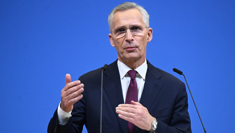 Jens Stoltenberg afirma ca NATO „lucreaza” la trimiterea de rachete antiaeriene in Ucraina Imagine