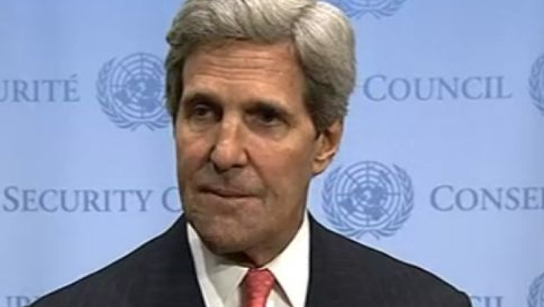 John Kerry, la locul atacurilor de la Paris. Secretarul de stat al SUA s-a scuzat pentru absenta de la Marsul Solidaritatii Imagine