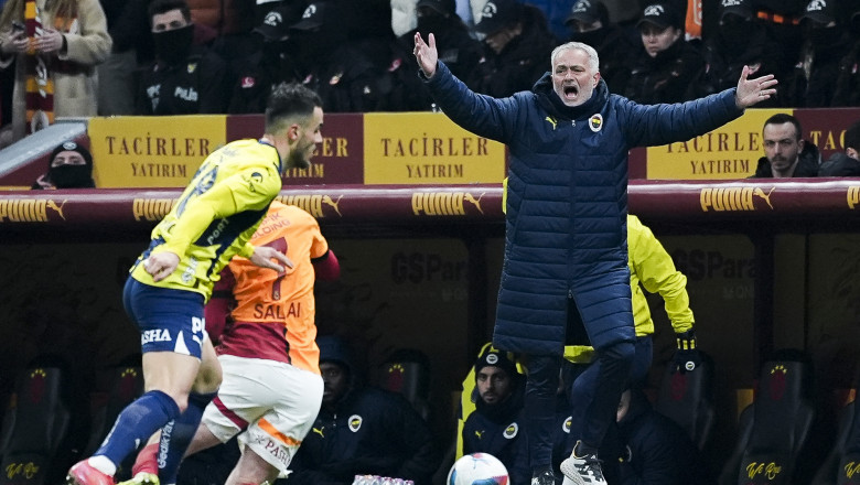 Jose Mourinho, vizat de o plangere penala in Turcia dupa ce i-a facut „maimute” pe jucatorii de la Galatasaray Imagine