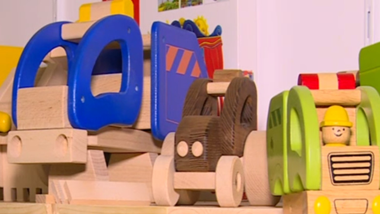 Jucarii romanesti fabricate pentru export. Fabrica de la Eselnita produce lunar 4.000 de jucarii din lemn Imagine