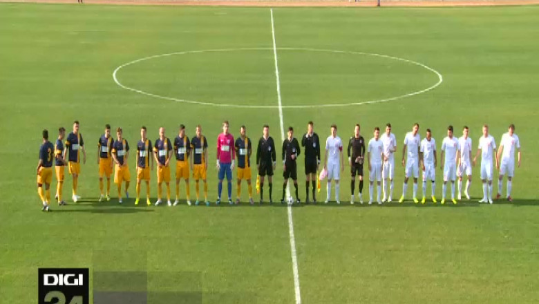 Jucatorii de la CSU Craiova vor juca cu banderole negre la brat, la Valcea, in memoria lui Corneliu Stroe Imagine