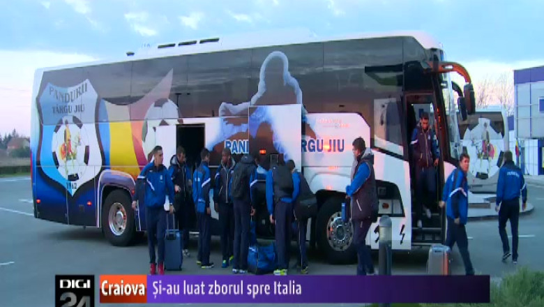 Jucatorii de la Pandurii Targu-Jiu au plecat spre Italia Imagine