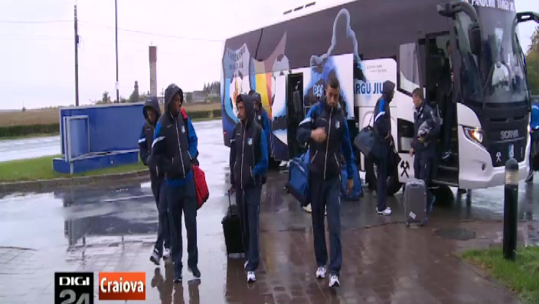 Jucatorii echipei Pandurii Targu-Jiu au plecat increzatori spre Portugalia Imagine