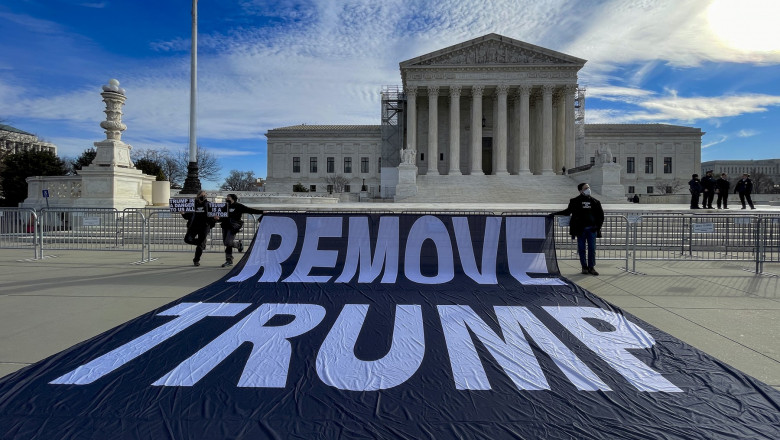 Judecatorii de la Curtea Suprema sunt sceptici fata de posibilitatea eliminarii lui Trump de pe buletinul de vot Imagine