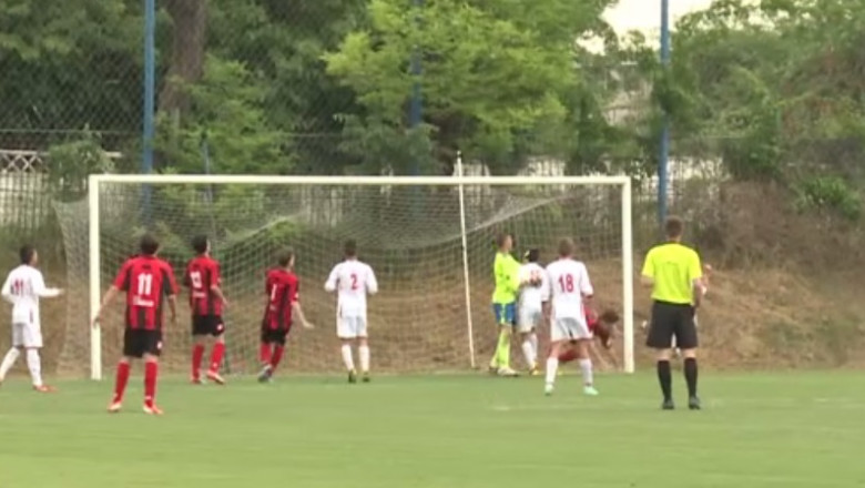 Juniorii isi tureaza motoarele Imagine