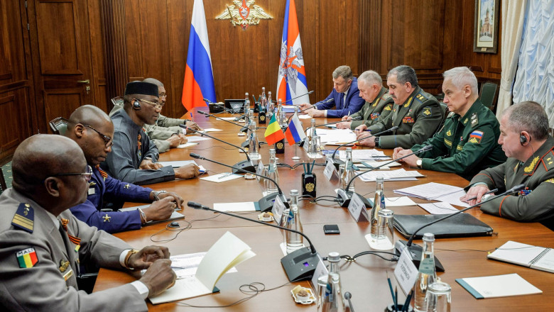 Junta militara care a preluat puterea in Mali anunta dizolvarea partidelor politice Imagine
