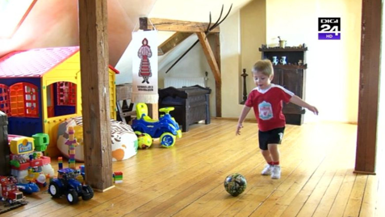 JURNAL PENTRU COPII. „Micul print”, Carol Ferdinand, un rege al fotbalului la numai trei ani Imagine