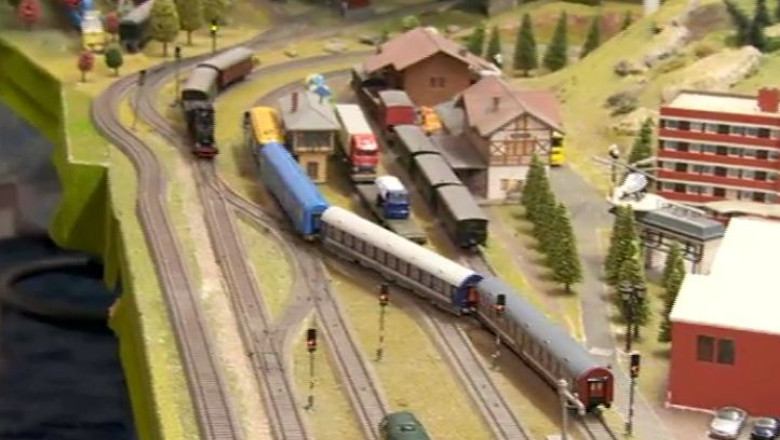 Jurnal pentru copii. Oraselul cu o mie de trenulete din sufrageria unui bucurestean Imagine