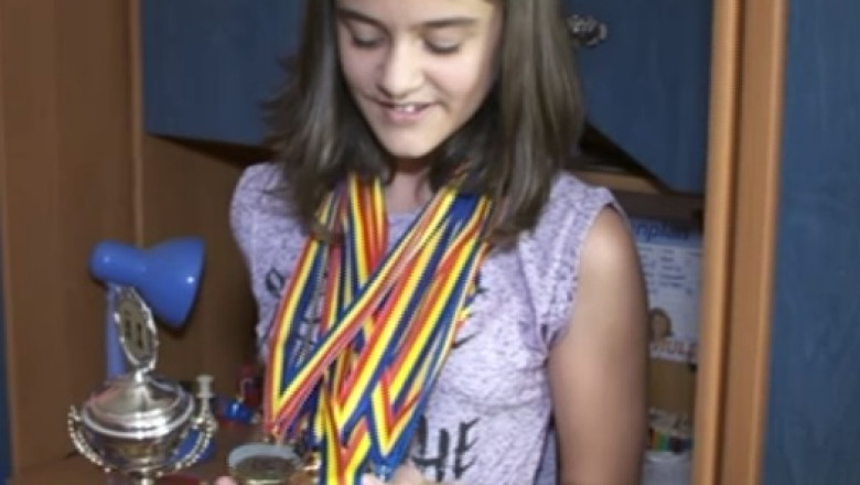 JURNAL PENTRU COPII. Regina tablei de sah are doar 10 ani Imagine