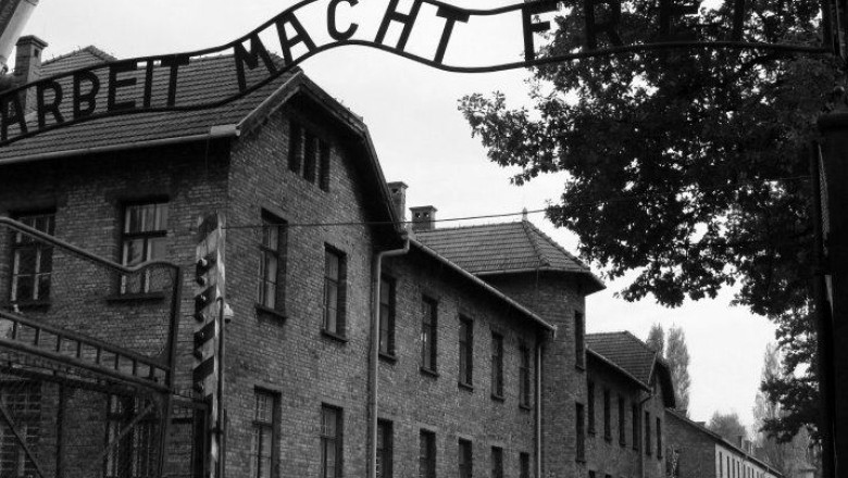Justitia germana va ancheta 30 de presupusi gardieni de la Auschwitz Imagine
