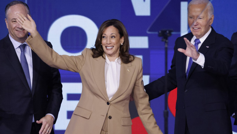 Kamala Harris a furat startul: a aparut pe scena in prima zi a Conventiei Democrate. ”Cand luptam, castigam!” Imagine