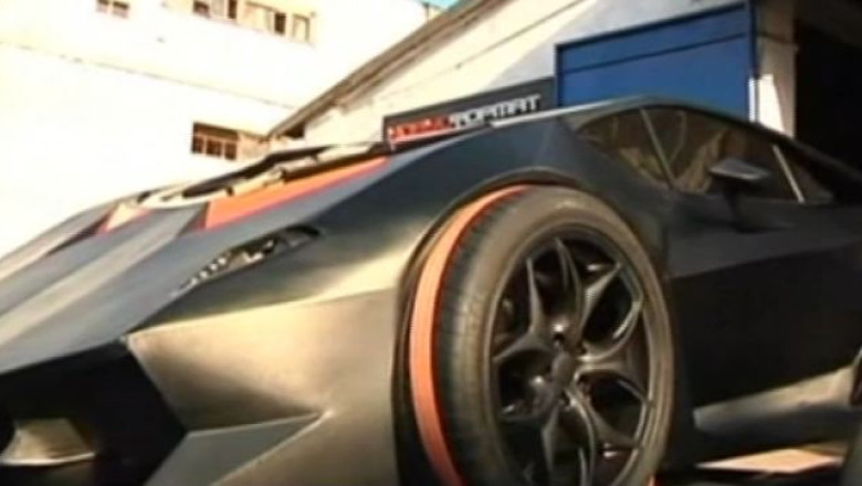Kargazstanul a construit prima sa masina, o copie a unui Lamborghini Imagine