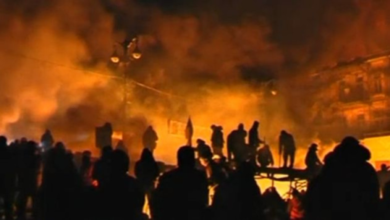KIEV. Noi ciocniri intre protestatari si fortele de ordine Imagine