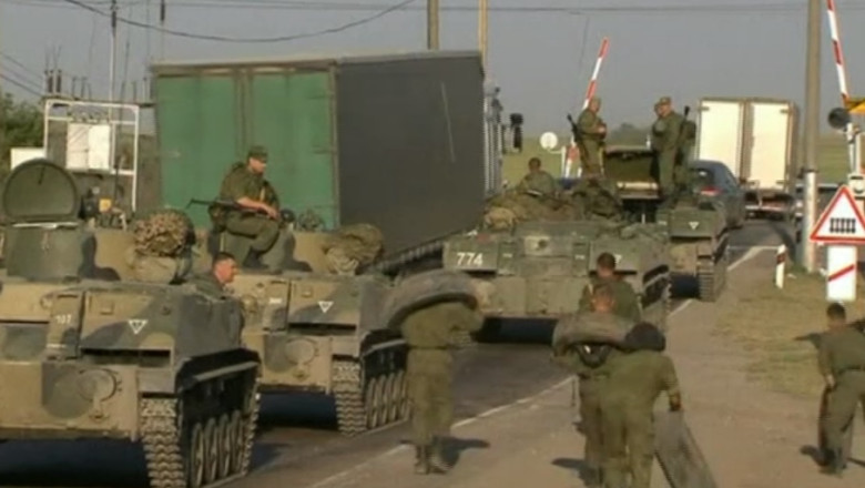 Kiev: Zeci de tancuri, echipamente si trupe din Rusia au intrat in estul Ucrainei Imagine