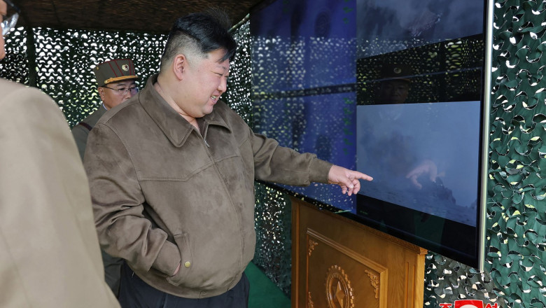 Kim Jong Un a condus o prima simulare de "contraatac nuclear" si a fost "foarte satisfacut" de rezultat Imagine