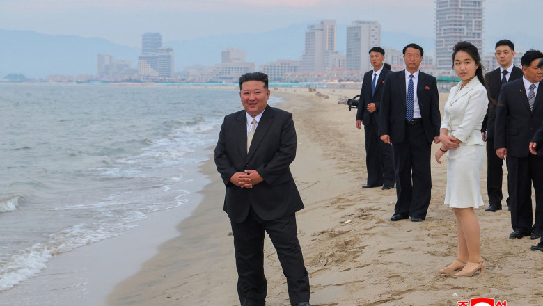 Kim Jong-un a renuntat la rachete si s-a relaxat la plaja. Liderul nord-coreean a inaugurat o statiune de lux pe litoral Imagine