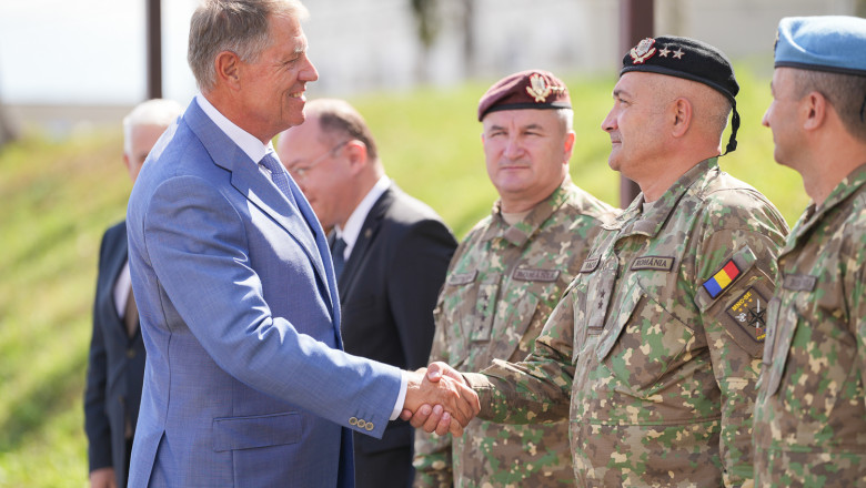 Klaus Iohannis a mers la baza militara de la Cincu: „Romania reprezinta un centru important al NATO pe Flancul Estic” Imagine