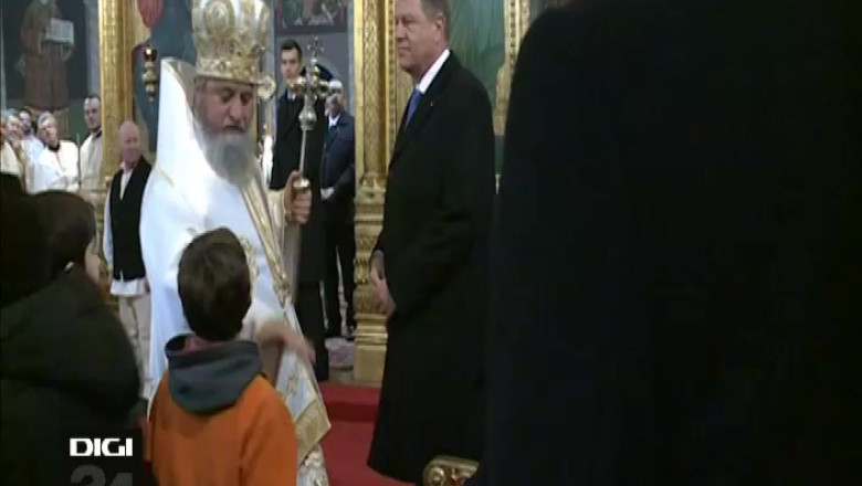 Klaus Iohannis, la liturghie. Presedintele a participat, la Sibiu, la slujba oficiata de Mitropolitul Ardealului Imagine