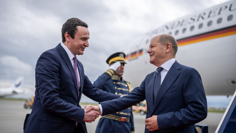 Kosovo anunta ca va depune cererea oficiala de aderare la UE pana la sfarsitul anului. „Europa este destinul nostru” Imagine