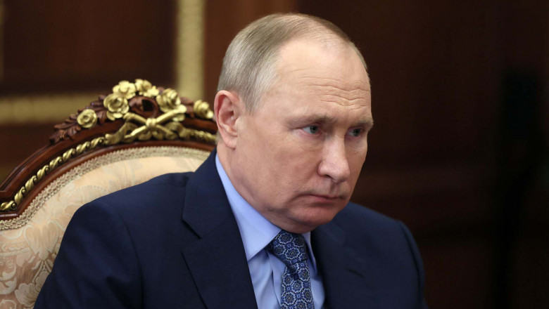 Kremlin: Putin este in contact permanent cu sefii armatei care fuge din calea ucrainenilor Imagine
