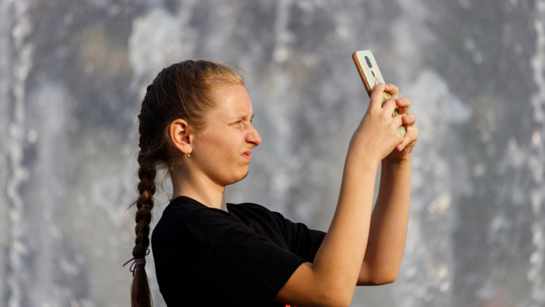 Kremlinul catre rusi: „Nu mai folositi aplicatiile de dating, inamicul aduna informatii” Imagine