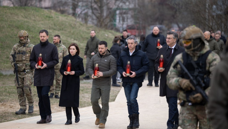 Kremlinul exclude incetarea focului in Ucraina, dupa apelul aliatului lui Putin. Maia Sandu a mers alaturi de Zelenski la Bucea Imagine