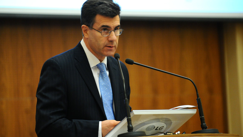 L. Croitoru: BNR poate lua aur de la Rosia Montana daca nu depaseste 10-20% din rezerva internationala Imagine