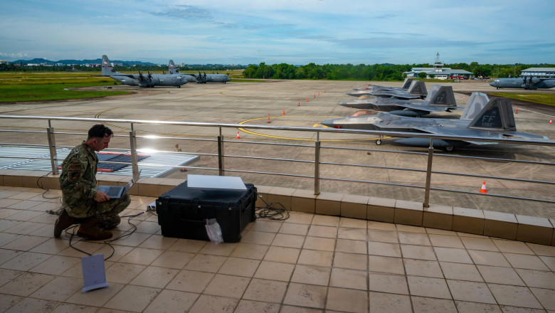 La cererea Pentagonului, SpaceX va oferi Ucrainei acces mai larg la Starshield, versiunea militarizata a Starlink Imagine