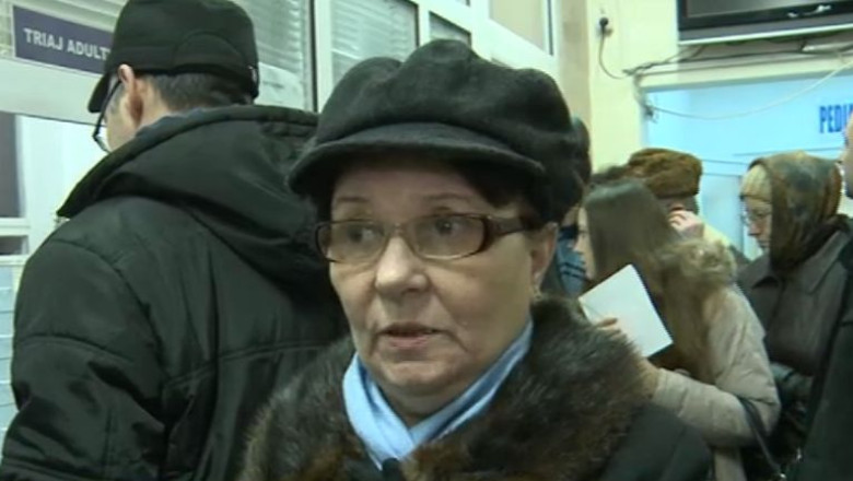 La coada pentru analize gratuite. Sute de pacienti vin de la ora 5:00, pentru a prinde bon de ordine Imagine