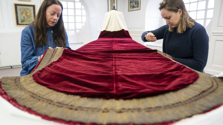 La incoronarea de sambata, Regele Charles al III-lea va folosi robele imbracate de bunicul sau. Ce tinute va purta Camilla Imagine