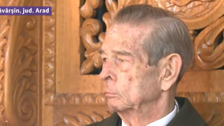 La slujba de Craciun, la Savarsin, alaturi de Regele Mihai Imagine