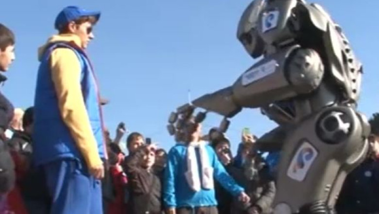 La Soci, robotii danseaza pe melodia „Gangnam style” Imagine