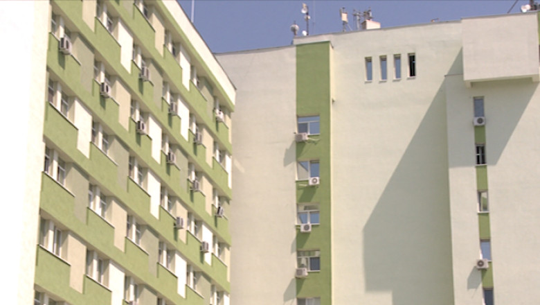 La spital, cu colacul propriu de toaleta Imagine